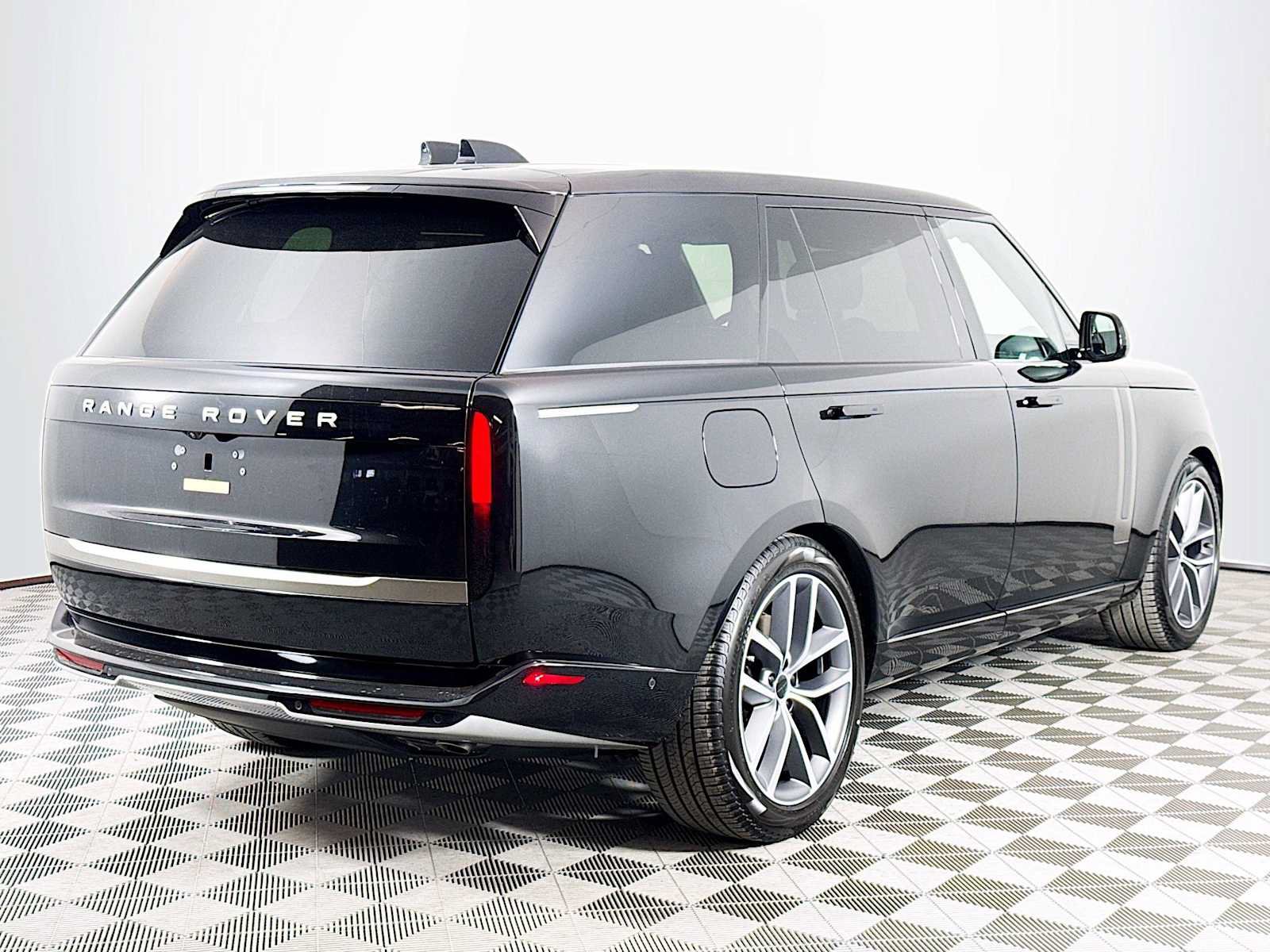 New 2026 Land Rover Range Rover Long Wheelbase SE AWD/4WD image 5