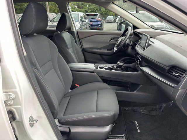 Used 2023 Nissan Rogue S AWD/4WD image 11