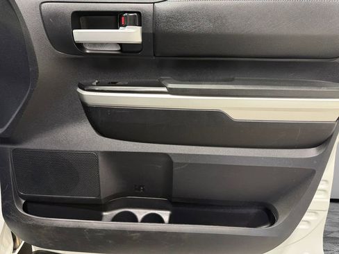 Used 2014 Toyota Tundra SR5 AWD/4WD image 8