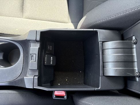 Used 2025 Toyota Corolla LE FWD image 16