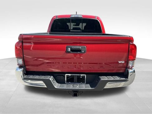 Used 2019 Toyota Tacoma TRD Off-Road AWD/4WD image 4