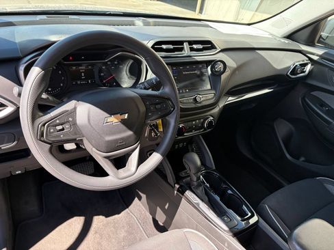 Used 2021 Chevrolet TrailBlazer LS AWD/4WD image 17