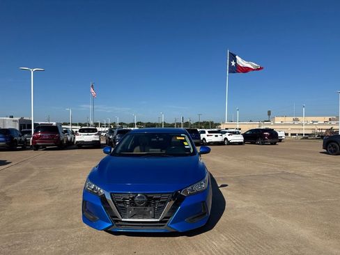 Used 2023 Nissan Sentra SV w/ SV Premium Package FWD image 6
