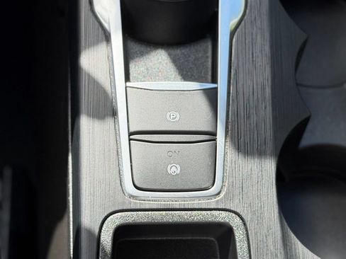 Certified 2025 Ford Escape Platinum AWD/4WD image 16
