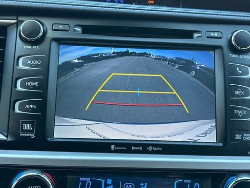 Used 2017 Toyota Highlander Limited image 29