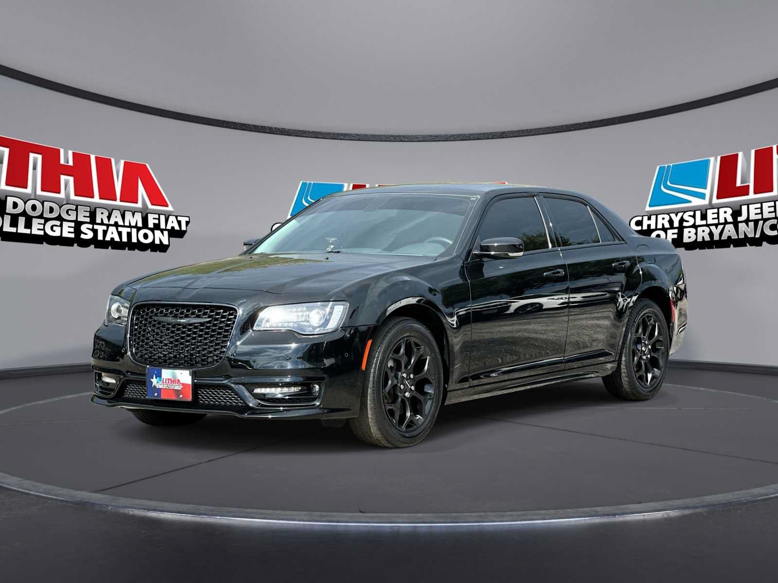 Used 2023 Chrysler 300 Touring L AWD/4WD image 1