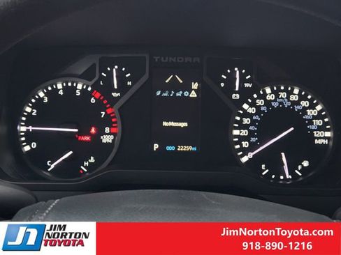 Used 2022 Toyota Tundra SR5 w/ SR5 Convenience Package AWD/4WD image 17