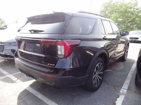 Used 2025 Ford Explorer ST-Line image 5