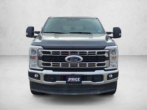 Used 2025 Ford F250 XLT image 2