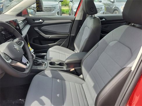 New 2025 Volkswagen Jetta SE image 17