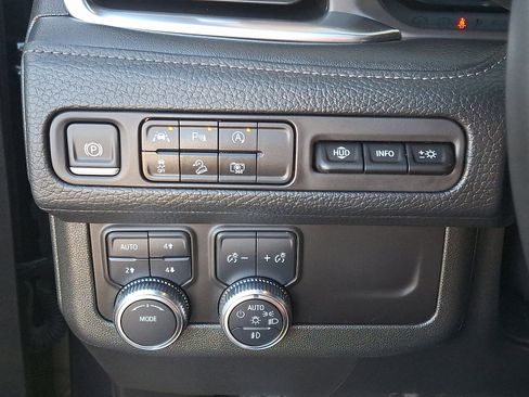 Used 2024 GMC Yukon Denali image 27