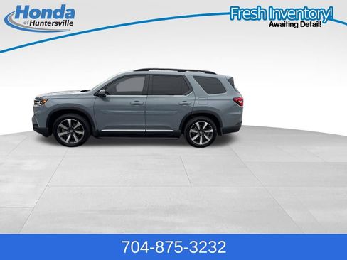 Used 2025 Honda Pilot Elite image 40