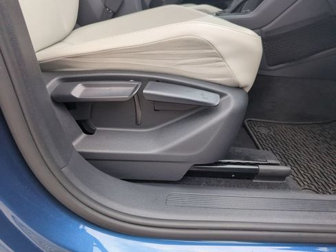 Used 2018 Volkswagen Tiguan SE w/ Panoramic Sunroof Package FWD image 38