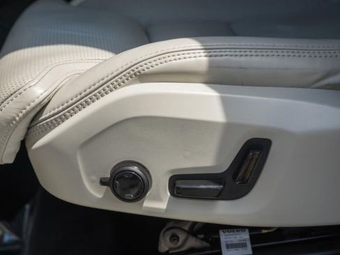 Certified 2023 Volvo XC90 T8 Ultimate w/ Protection Package Premier AWD/4WD image 36