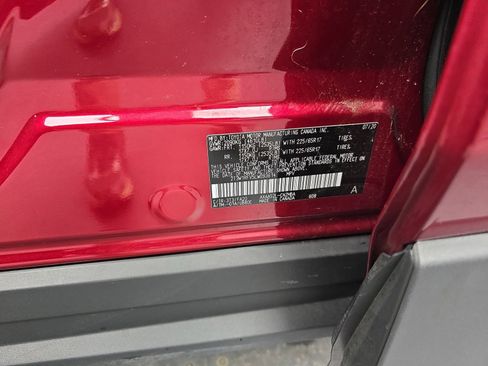 Used 2020 Toyota RAV4 XLE w/ Convenience Package FWD image 41