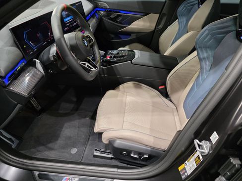 Used 2025 BMW M5 Touring image 6