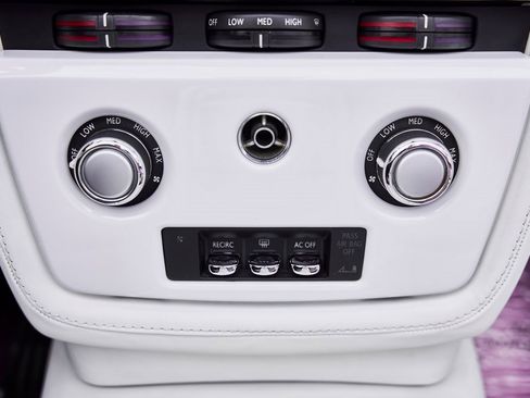 Used 2008 Rolls-Royce Phantom Drophead Coupe image 82