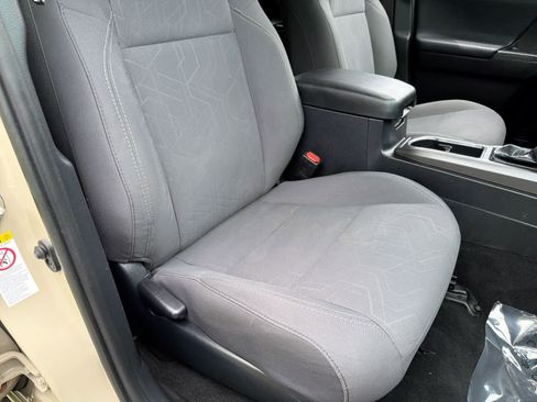 Used 2019 Toyota Tacoma TRD Sport w/ Technology Package AWD/4WD image 22