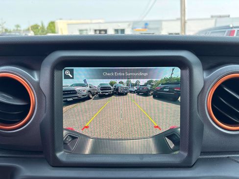 Used 2022 Jeep Gladiator Mojave w/ Cold Weather Group AWD/4WD image 22