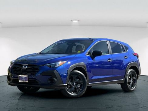 Used 2024 Subaru Crosstrek 2.0i AWD/4WD image 2