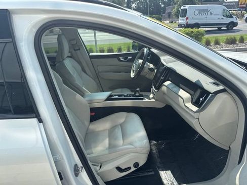 Certified 2024 Volvo XC60 B5 Plus w/ Protection Package Premier AWD/4WD image 15