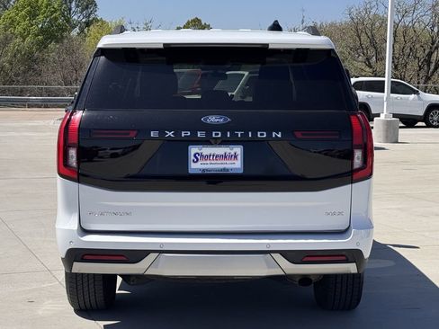 Used 2025 Ford Expedition Max Platinum AWD/4WD image 5