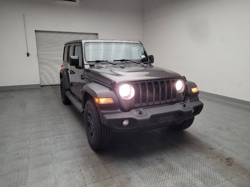 Used 2019 Jeep Wrangler Unlimited Sport AWD/4WD image 14
