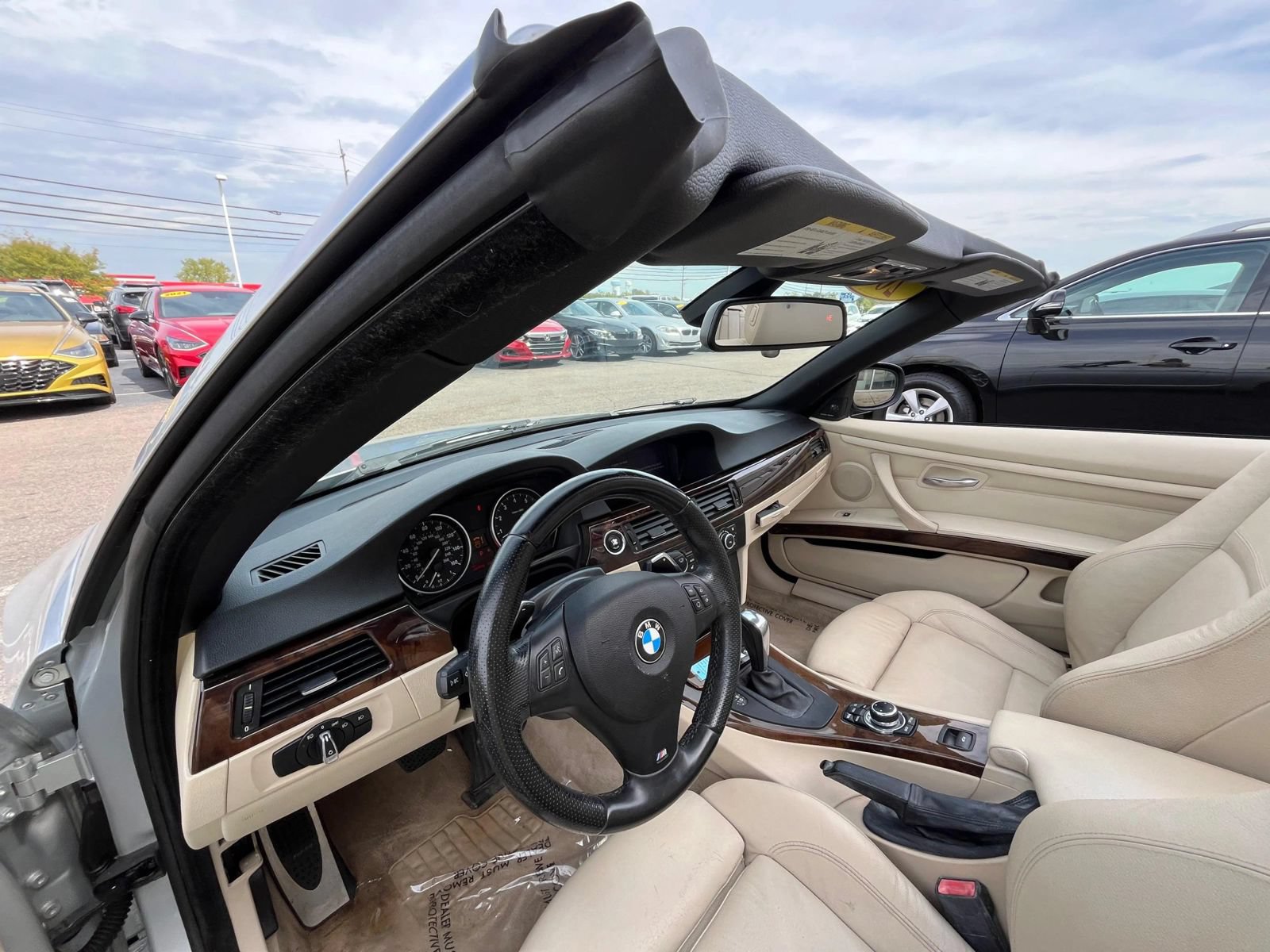 Used 2013 BMW 328i Convertible w/ M Sport Pkg RWD image 28