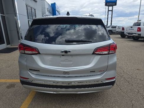 Used 2022 Chevrolet Equinox RS AWD/4WD image 9