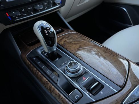 Used 2017 Maserati Levante w/ Luxury Package image 20