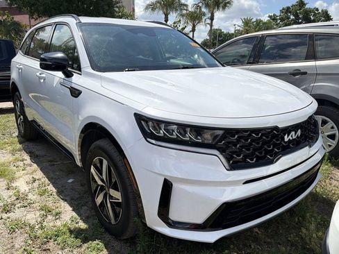 Used 2022 Kia Sorento S FWD image 1