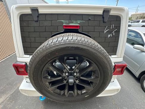 Used 2023 Jeep Wrangler Unlimited Sahara AWD/4WD image 5