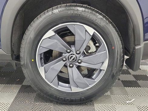 Used 2025 Nissan Rogue SV FWD image 9