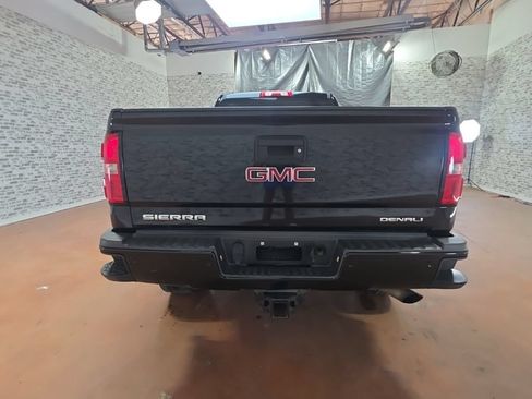 Used 2017 GMC Sierra 2500 Denali AWD/4WD image 5