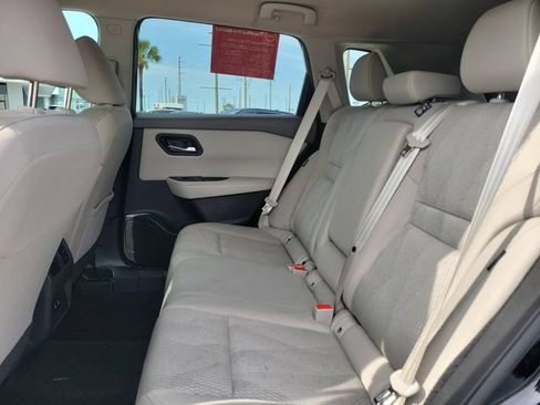 Used 2025 Nissan Rogue SV FWD image 16