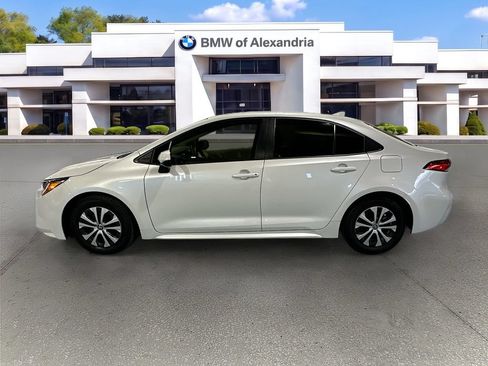 Used 2022 Toyota Corolla LE w/ Premium Interior Package FWD image 8