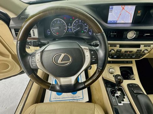 Used 2013 Lexus ES 350 w/ Luxury Pkg FWD image 13