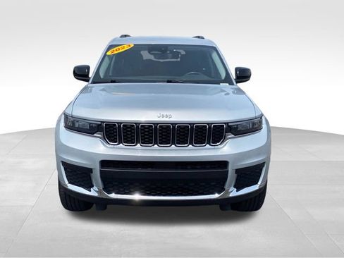 Used 2023 Jeep Grand Cherokee L Laredo RWD image 2