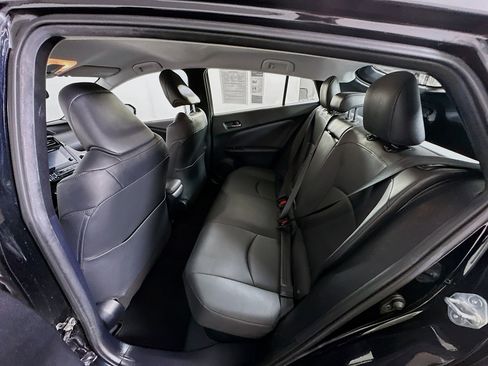 Used 2017 Toyota Prius Four image 26