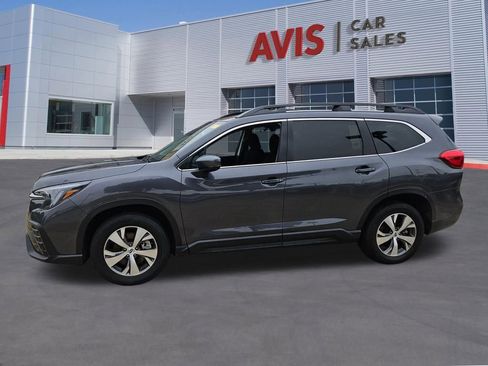Used 2025 Subaru Ascent Premium AWD/4WD image 2