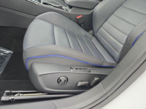 Certified 2024 Volkswagen Golf R AWD/4WD image 30