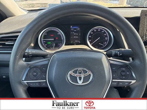 Certified 2022 Toyota Camry LE image 24