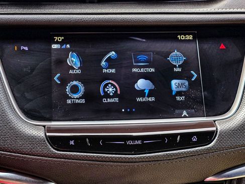 Used 2018 Cadillac XT5 Premium Luxury FWD image 16