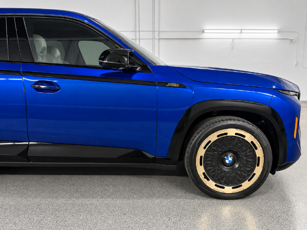 Used 2025 BMW XM AWD/4WD image 5