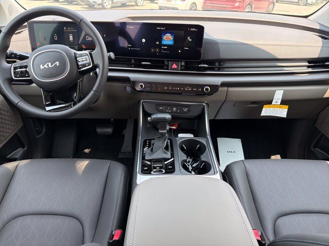New 2026 Kia Carnival EX FWD image 9