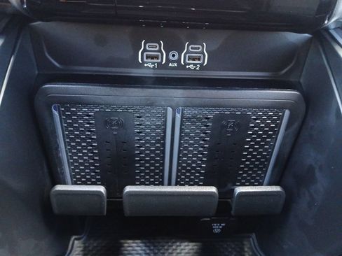 Used 2026 RAM 2500 Laramie AWD/4WD image 6