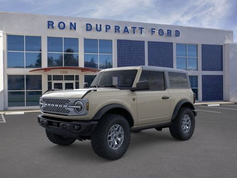 New 2025 Ford Bronco Badlands image 2