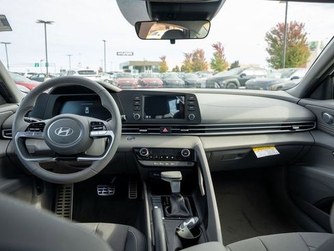 New 2025 Hyundai Elantra Sport image 16