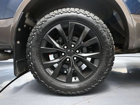 Used 2015 Ford F150 Lariat w/ Equipment Group 502A Luxury AWD/4WD image 16
