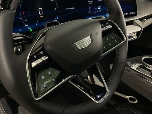 New 2025 Cadillac Optiq Sport 2 w/ LPO, ONYX Package AWD/4WD image 17